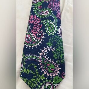 Lilly Pulitzer navy blue paisley tie
